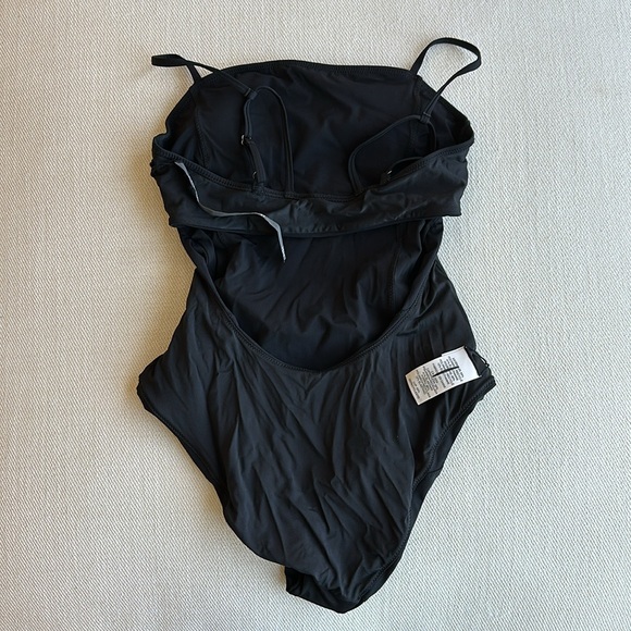 Vuori Dune One-Piece Swimsuit In Black - Picture 15 of 15